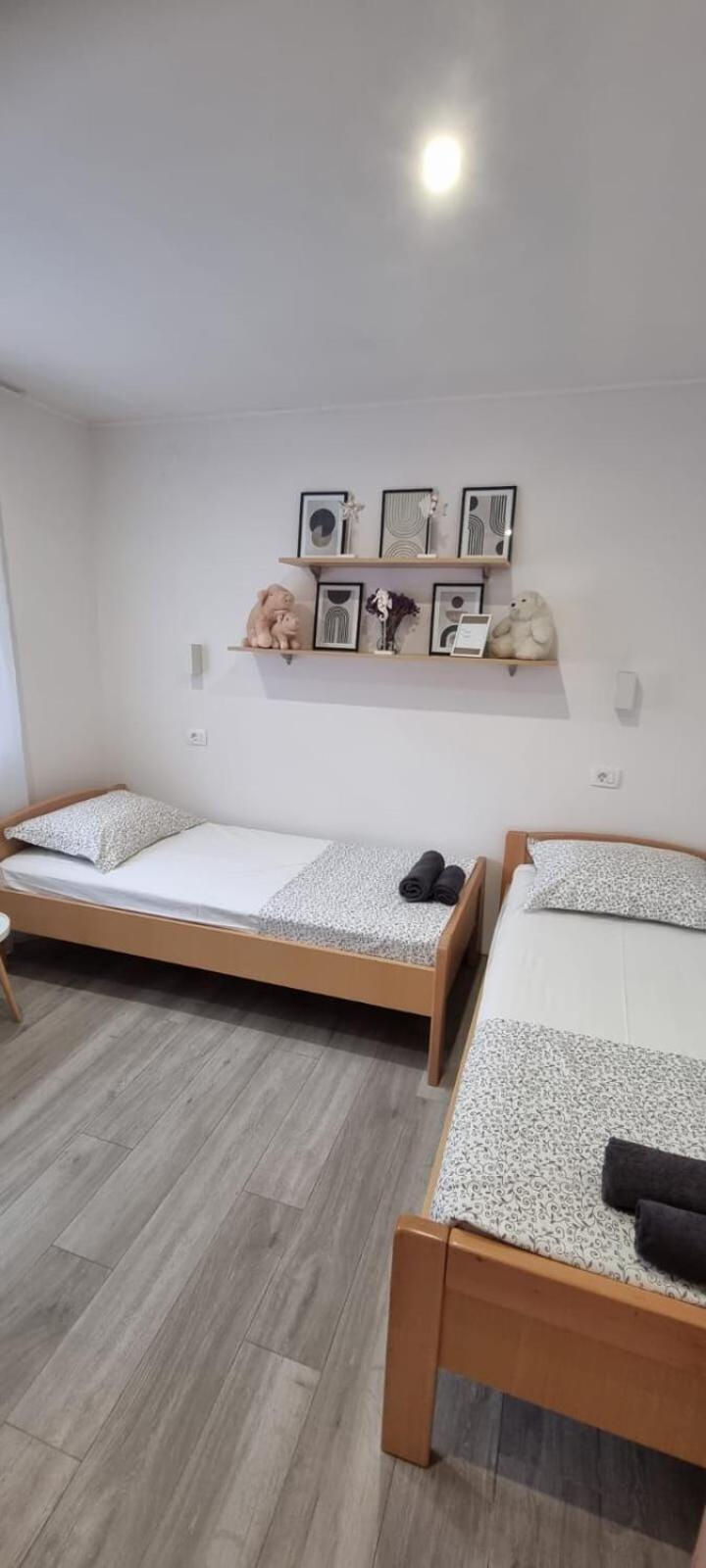 Apartments Mladen Дуче Экстерьер фото