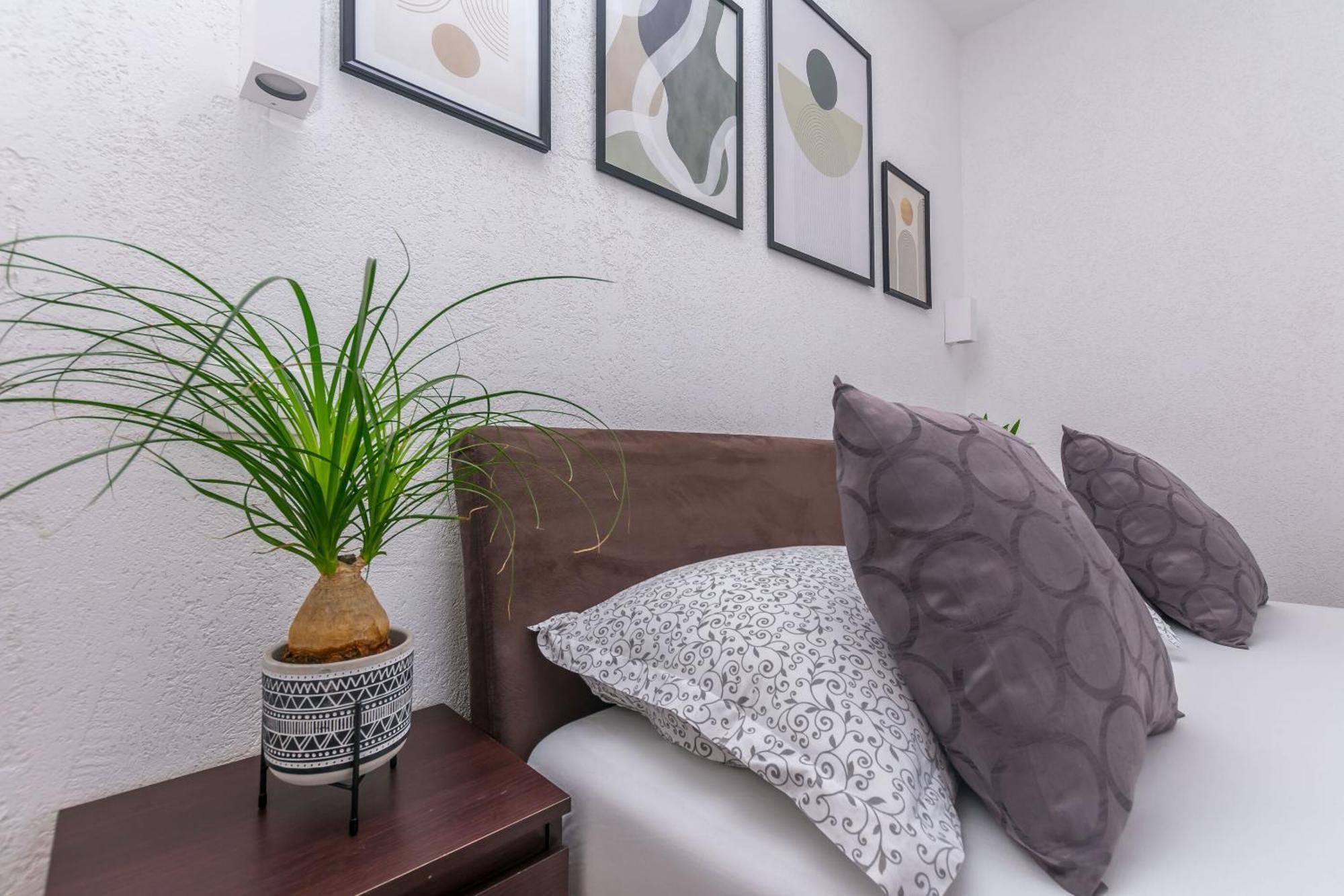 Apartments Mladen Дуче Экстерьер фото